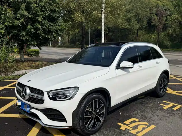 MERCEDES-BENZ GLC