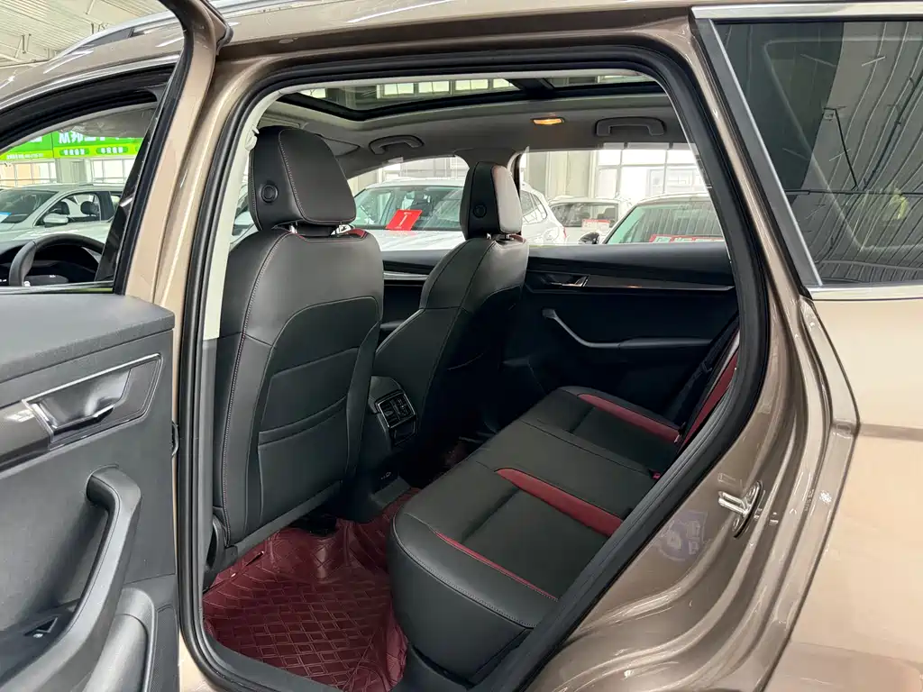 Skoda Karoq TSI280 Premium Edition, фото 14