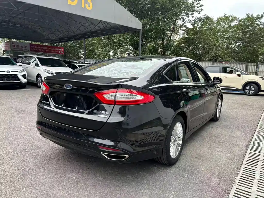 Ford Mondeo 2013 2.0L GTDi200 Fashion