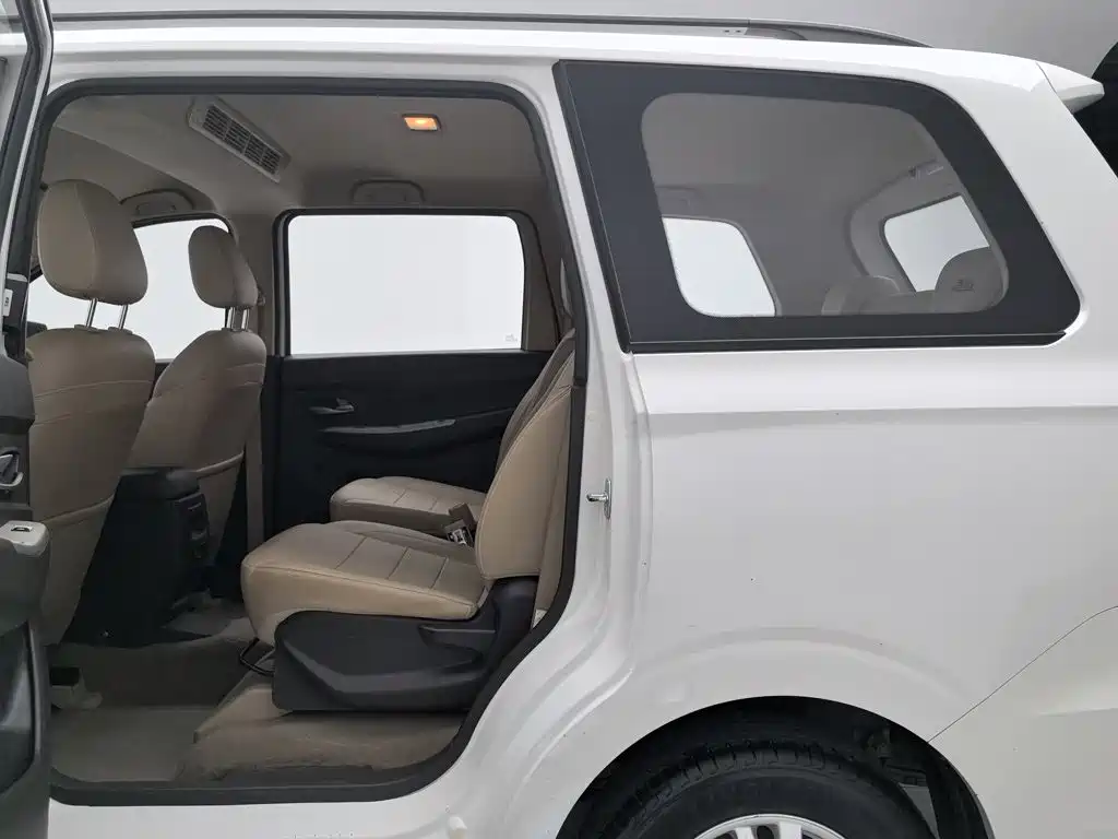 Wuling Hongguang — миниатюра 15