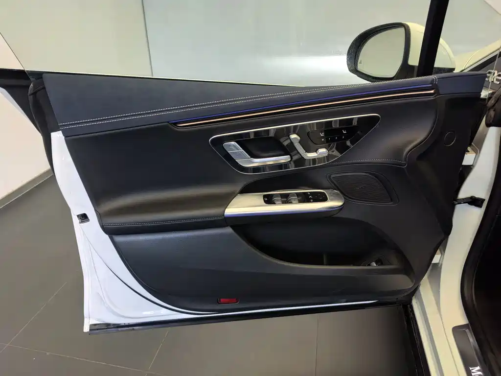 Mercedes-Benz EQE 2025 500 4MATIC