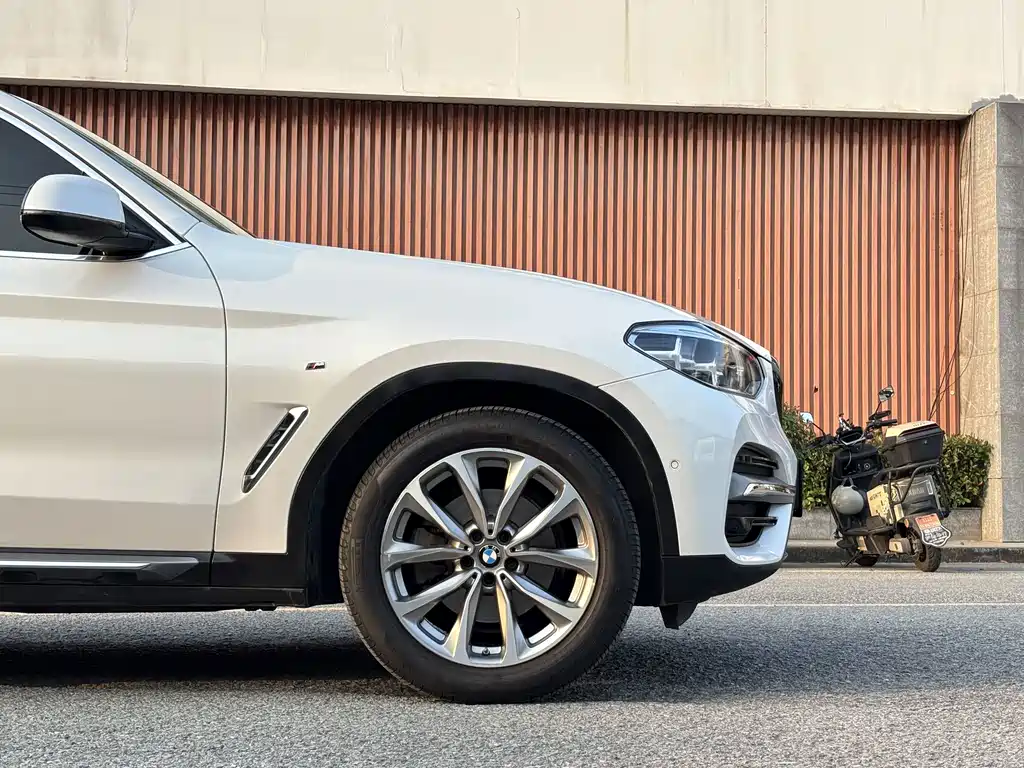 BMW X3 — миниатюра 8