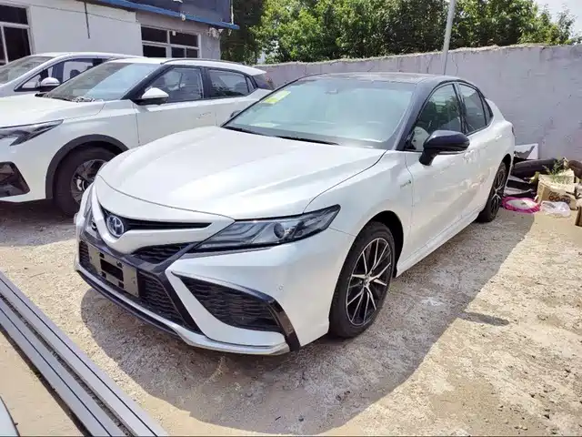 TOYOTA CAMRY 2025