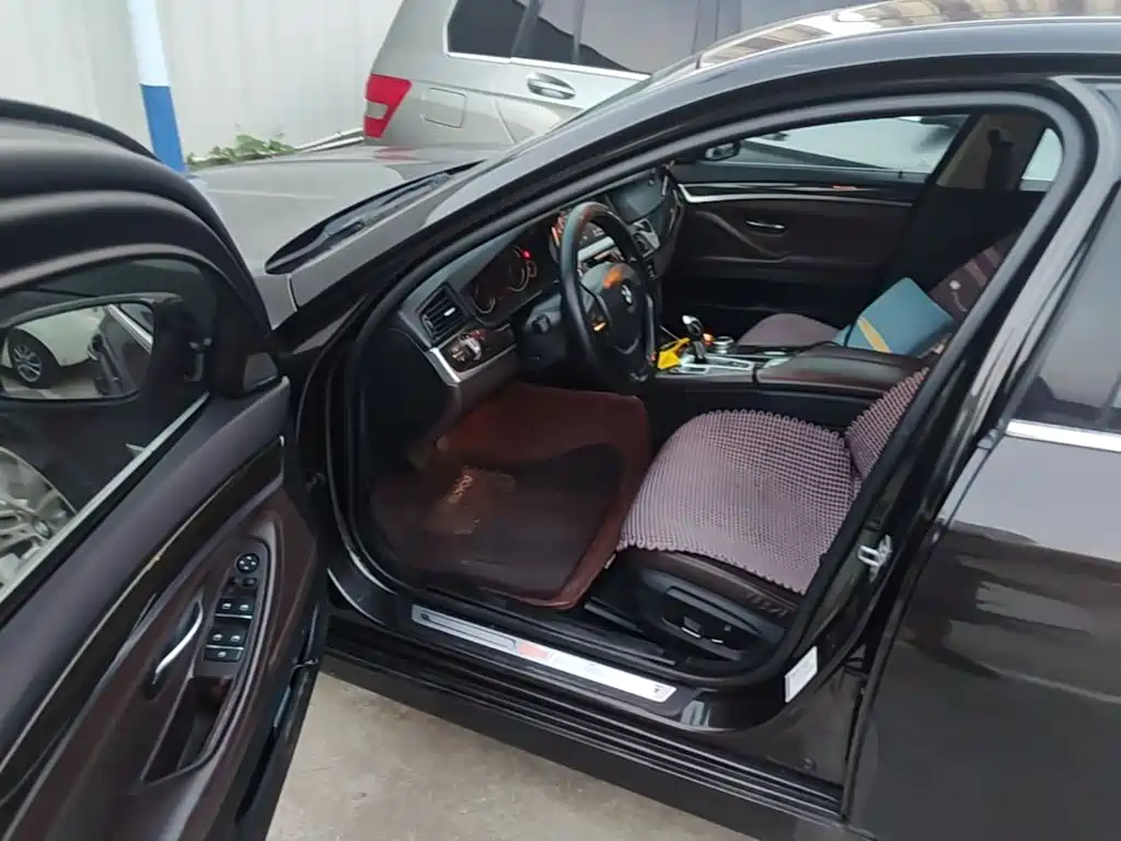 BMW 5 Series — миниатюра 21