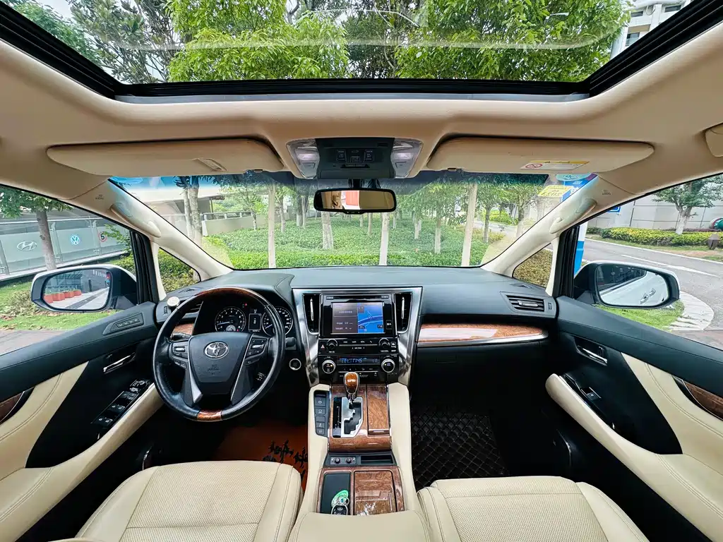 Toyota Alphard 2015 3.5L Luxury