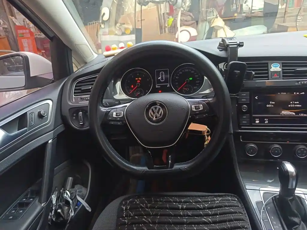 Volkswagen Golf — миниатюра 12