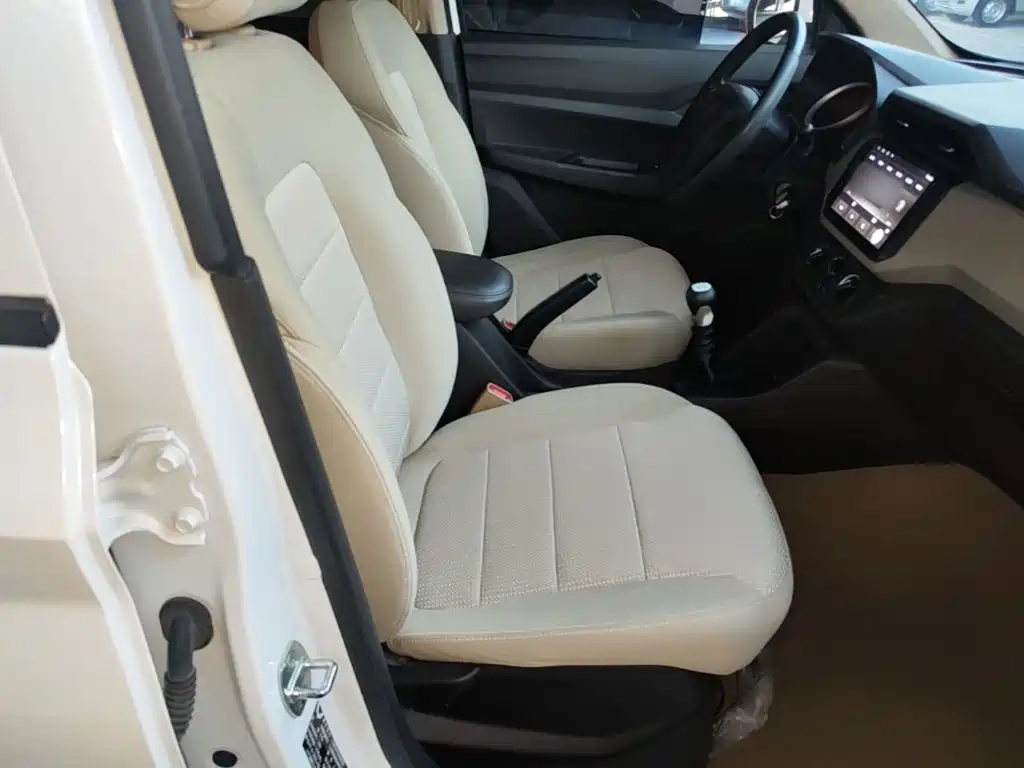 Wuling Hongguang — миниатюра 25