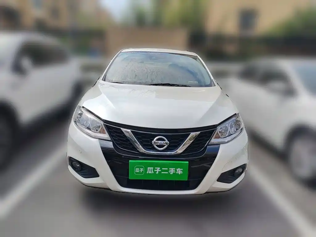 Nissan Tiida — миниатюра 2