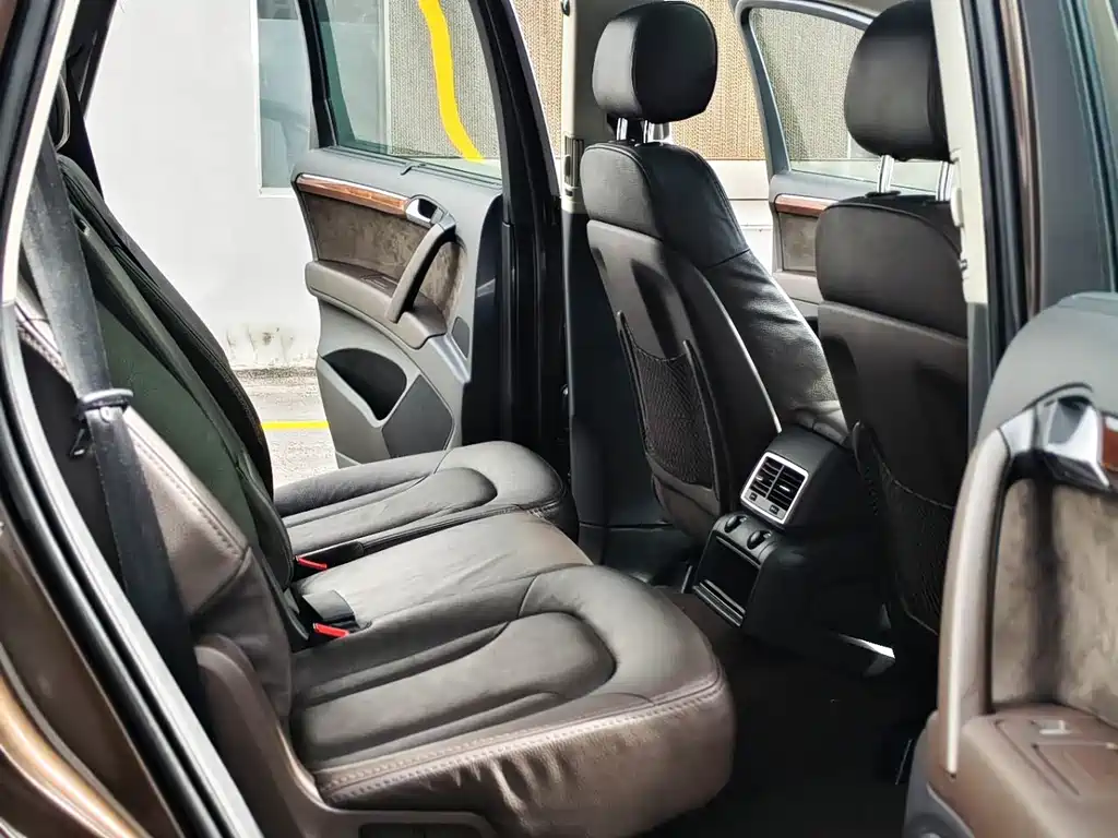 Audi Q7 — миниатюра 6