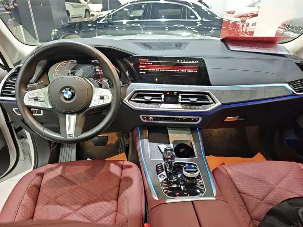 BMW X5 2022 xDrive 30Li Premium M Sport