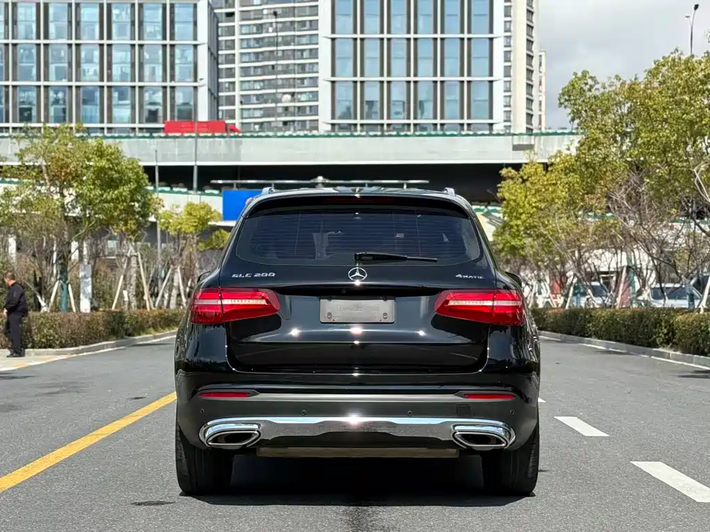 MERCEDES-BENZ GLC