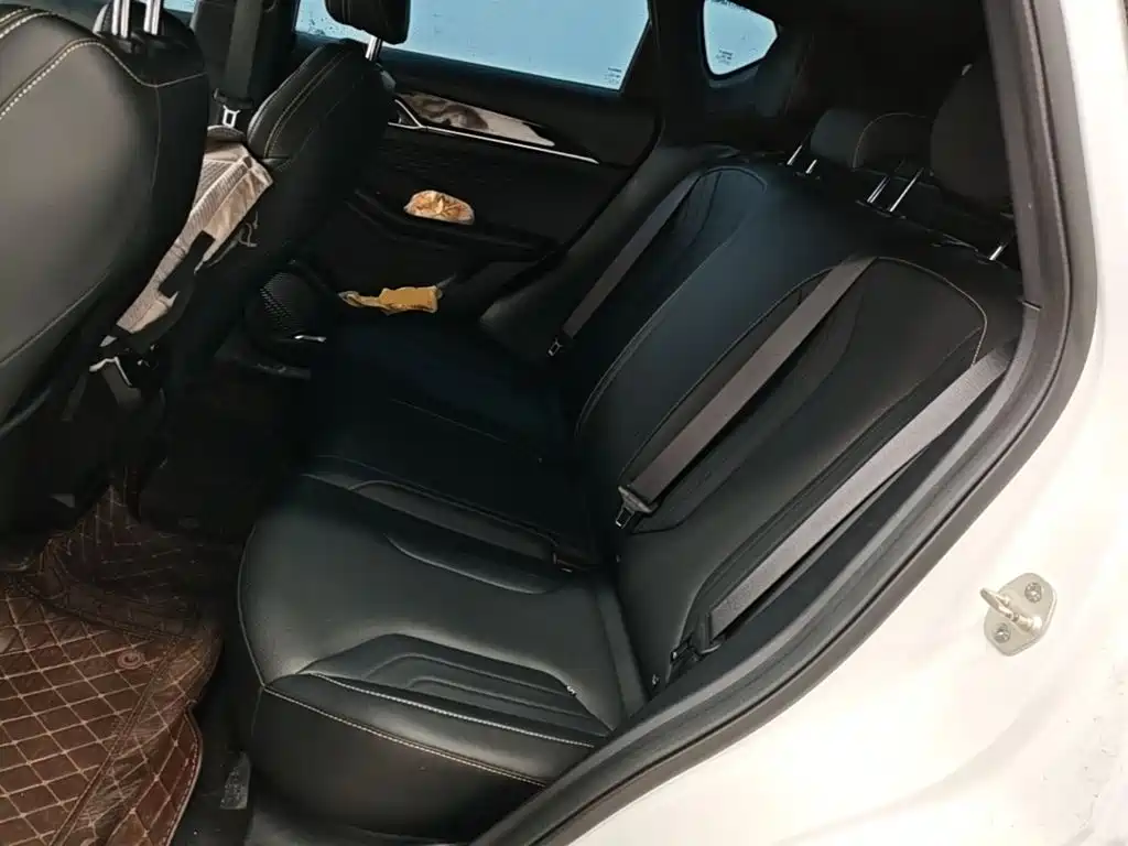Geely Binyue — миниатюра 13