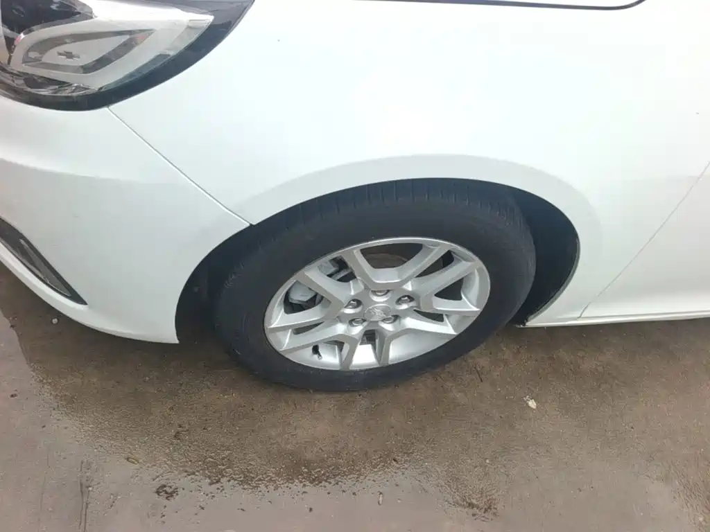 Chevrolet Malibu — миниатюра 23