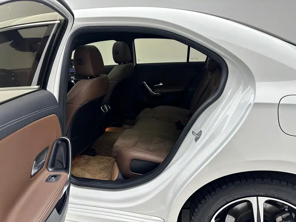 Mercedes-Benz A-Class — миниатюра 8