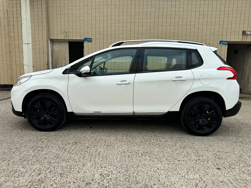 Peugeot 2008 2014 1.6L MT