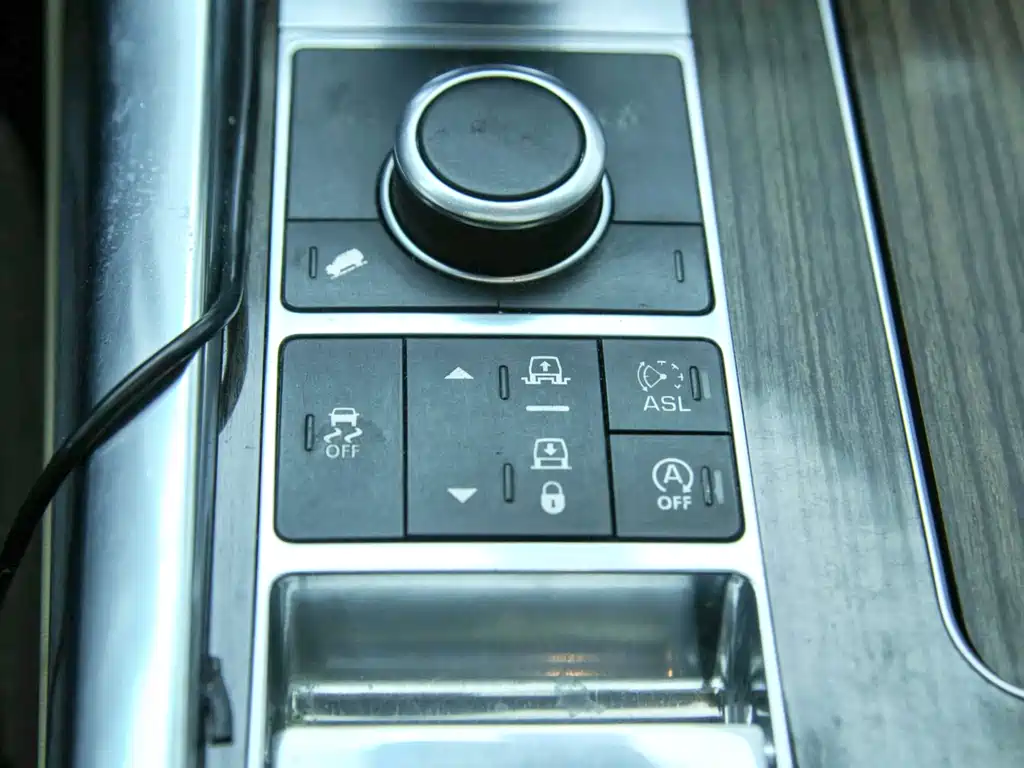 Land Rover Sport — миниатюра 17