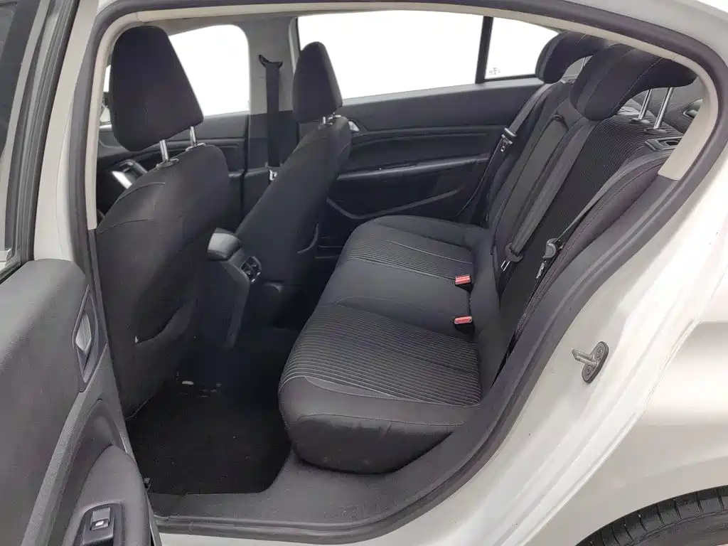 Peugeot 408 — миниатюра 15