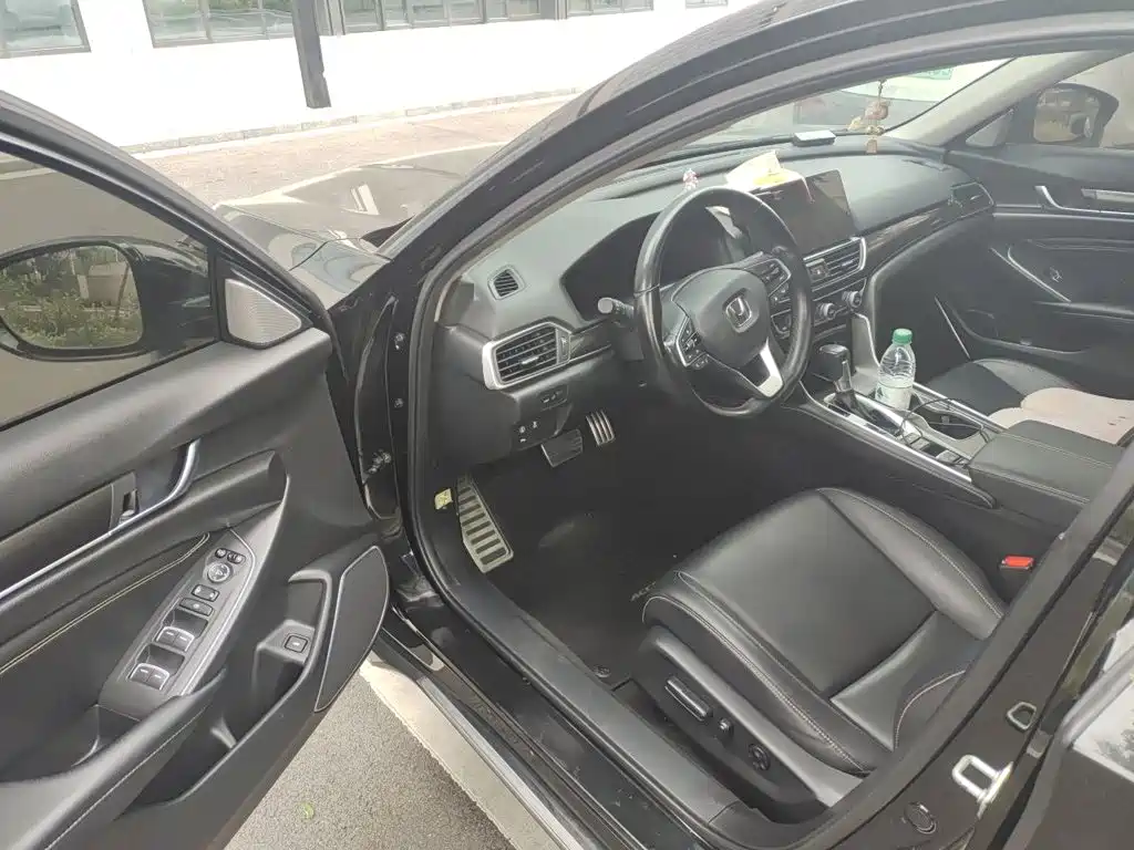 Honda Accord — миниатюра 17