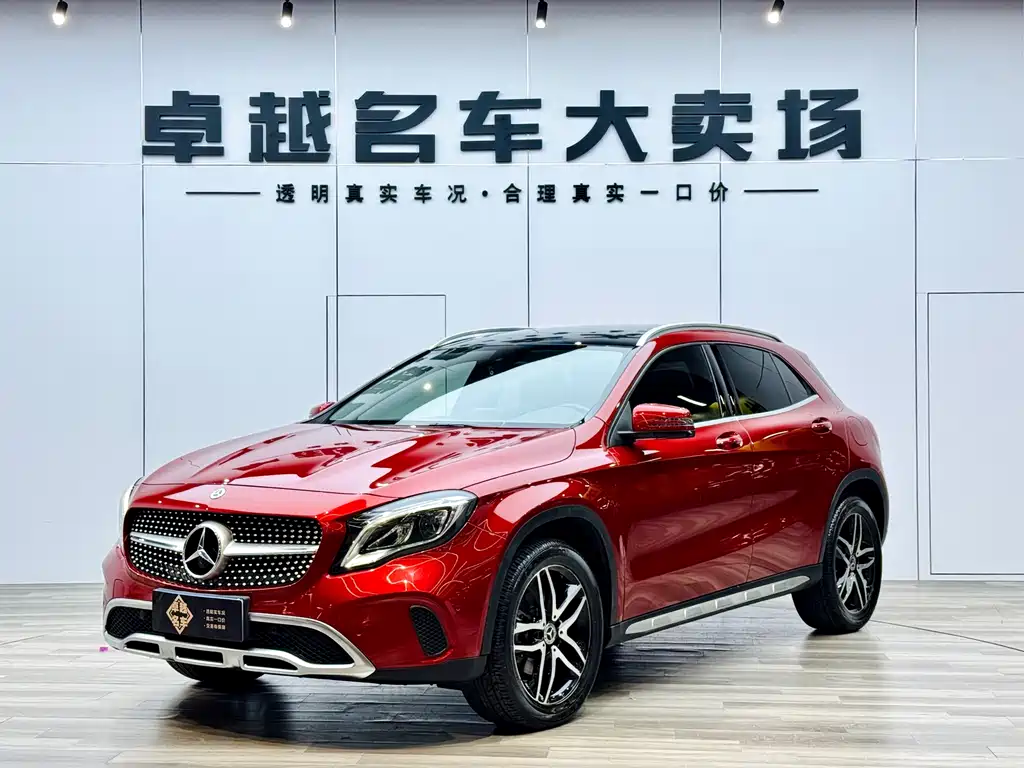 MERCEDES-BENZ GLA