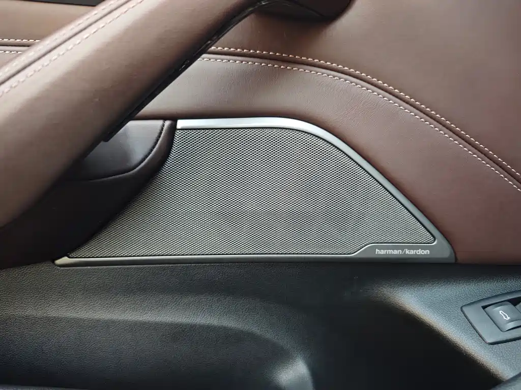 BMW 5 Series — миниатюра 20