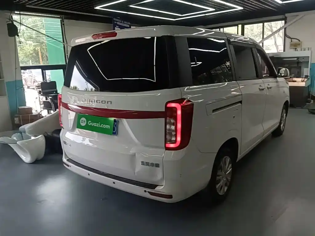 Dongfeng 380 2022 1.5L 7 мест