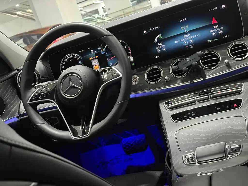 Mercedes-Benz E-Class — миниатюра 9