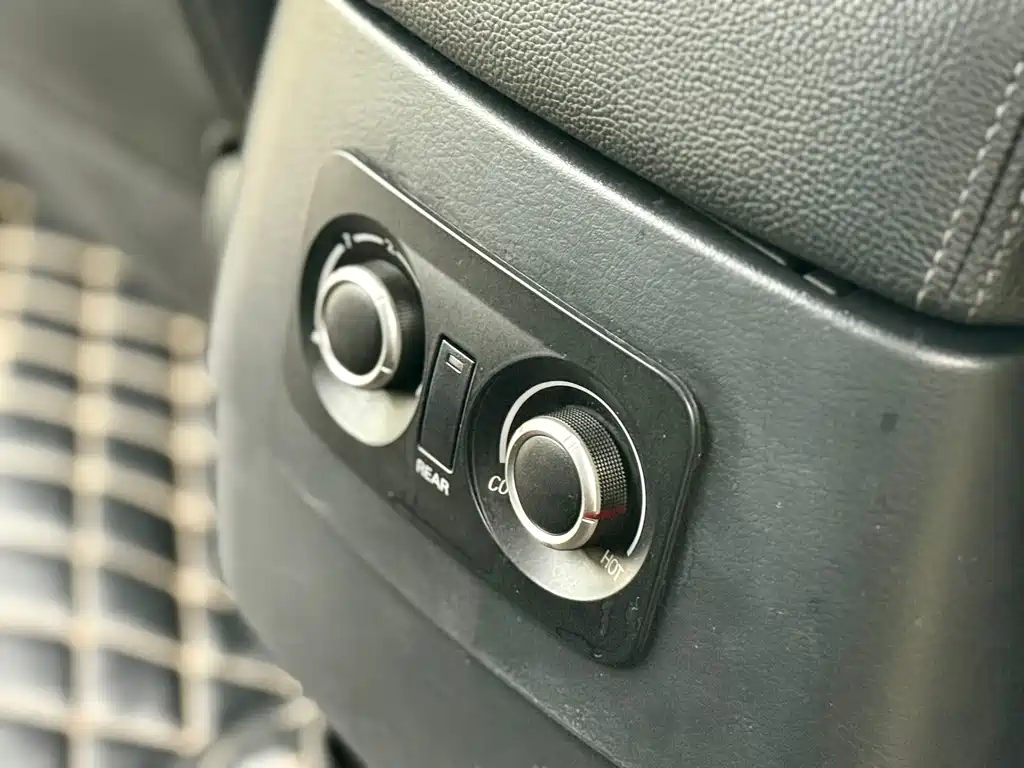 Mitsubishi Pajero (Import) — миниатюра 16