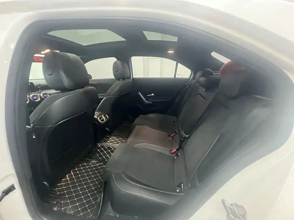 Mercedes-Benz A-Class — миниатюра 6