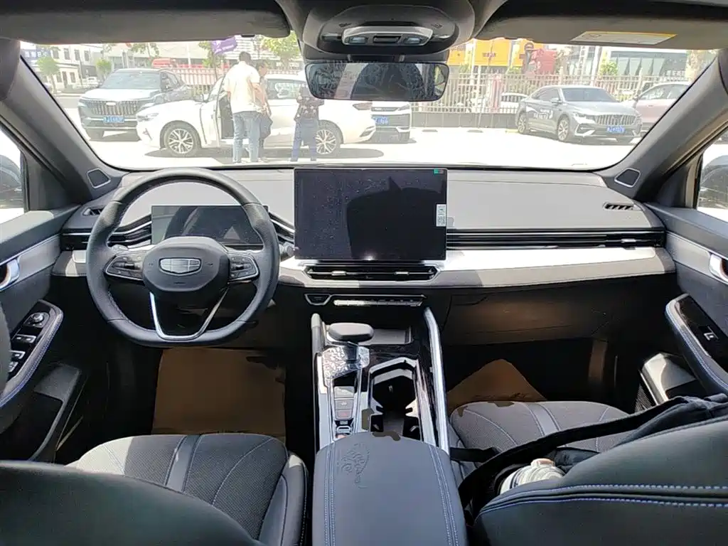 Geely Preface 2025 2.0TD