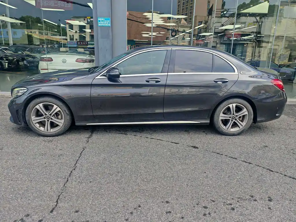 Mercedes-Benz C-Class — миниатюра 3