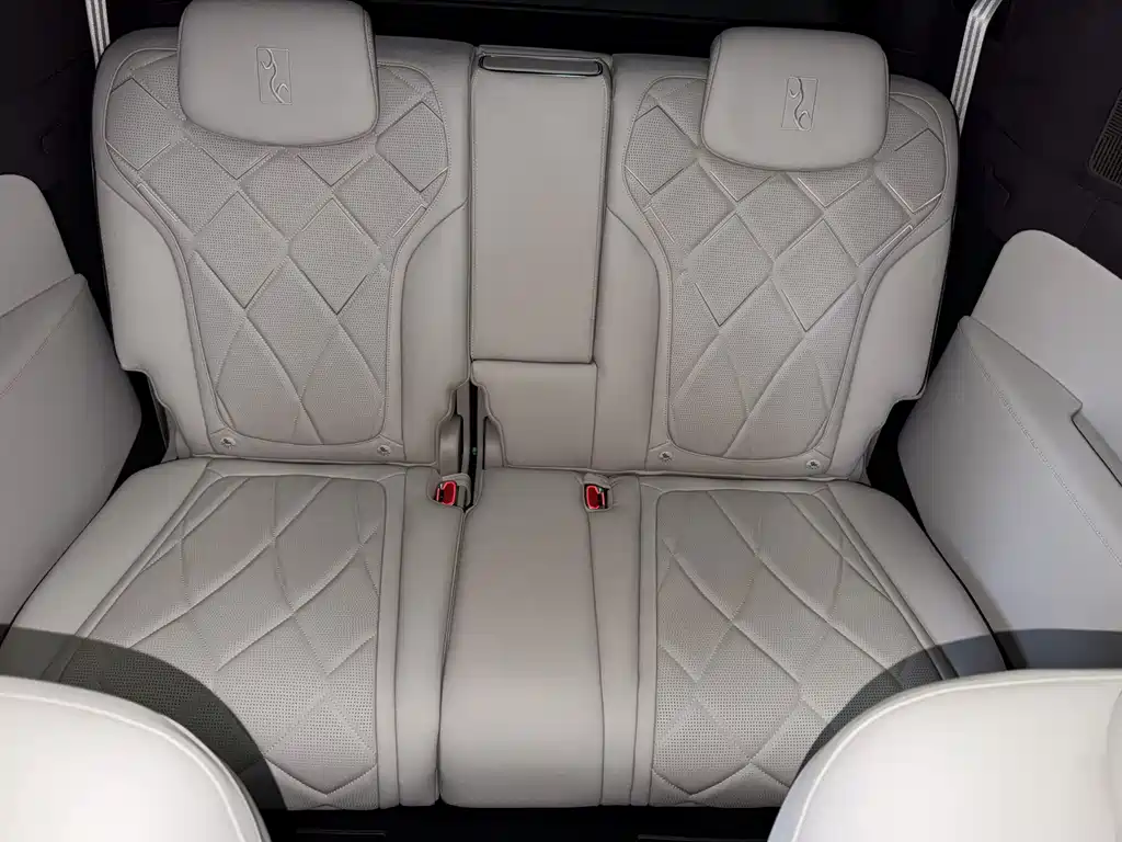 Yangwang Yangwang U8 L — миниатюра 11