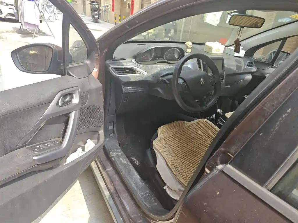 Peugeot 2008 — миниатюра 12