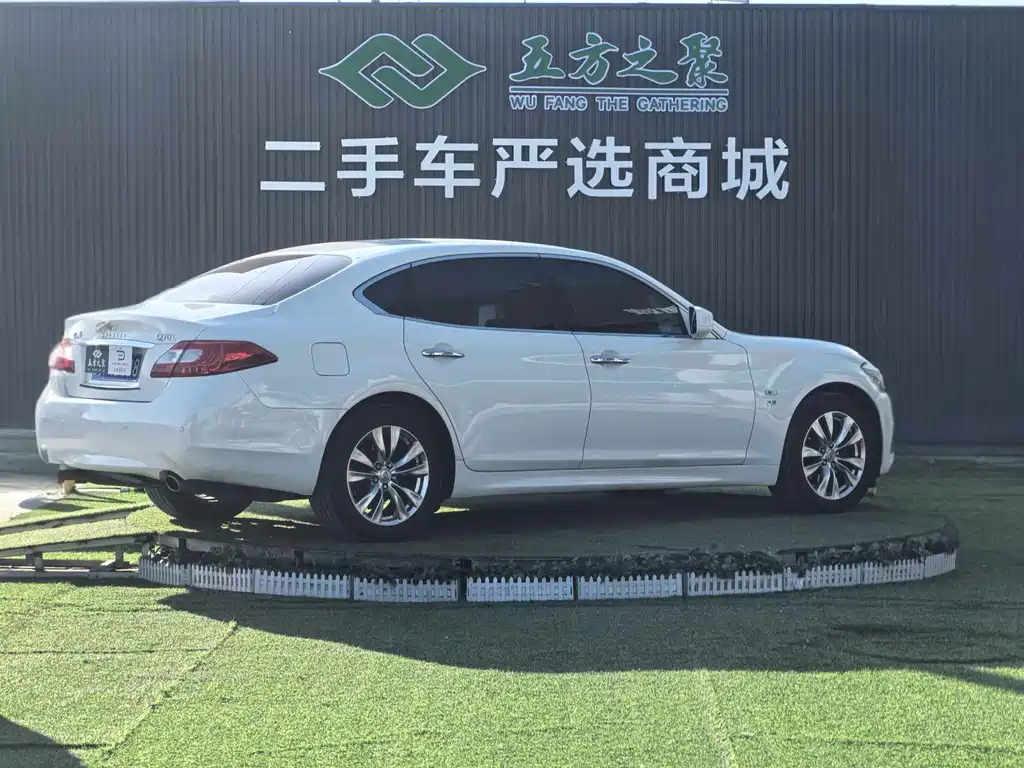 Infiniti Q70 — миниатюра 21