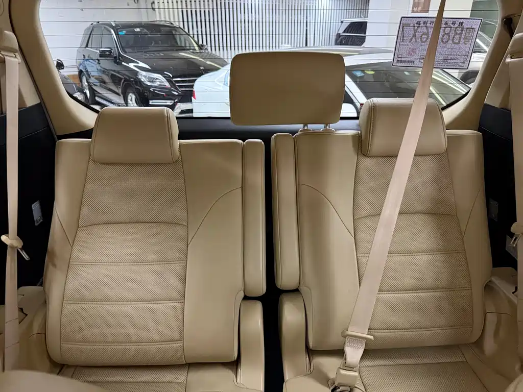 Toyota Alphard — миниатюра 7