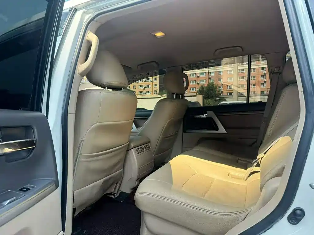 Toyota Land Cruiser — миниатюра 7
