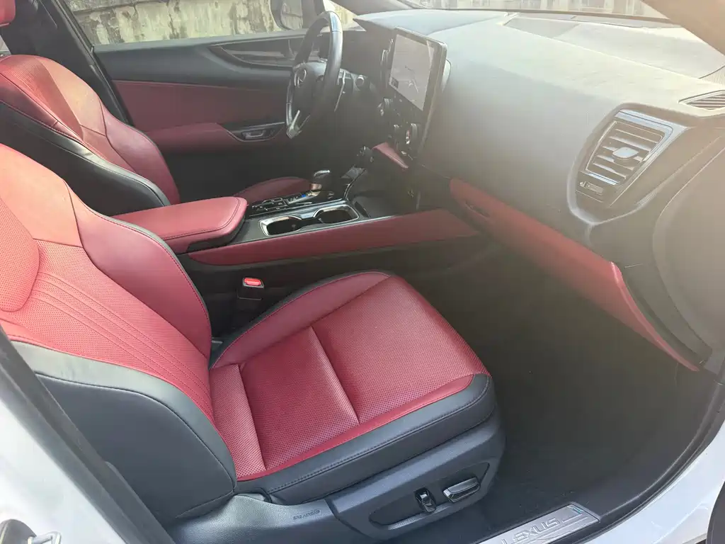 Lexus NX — миниатюра 9