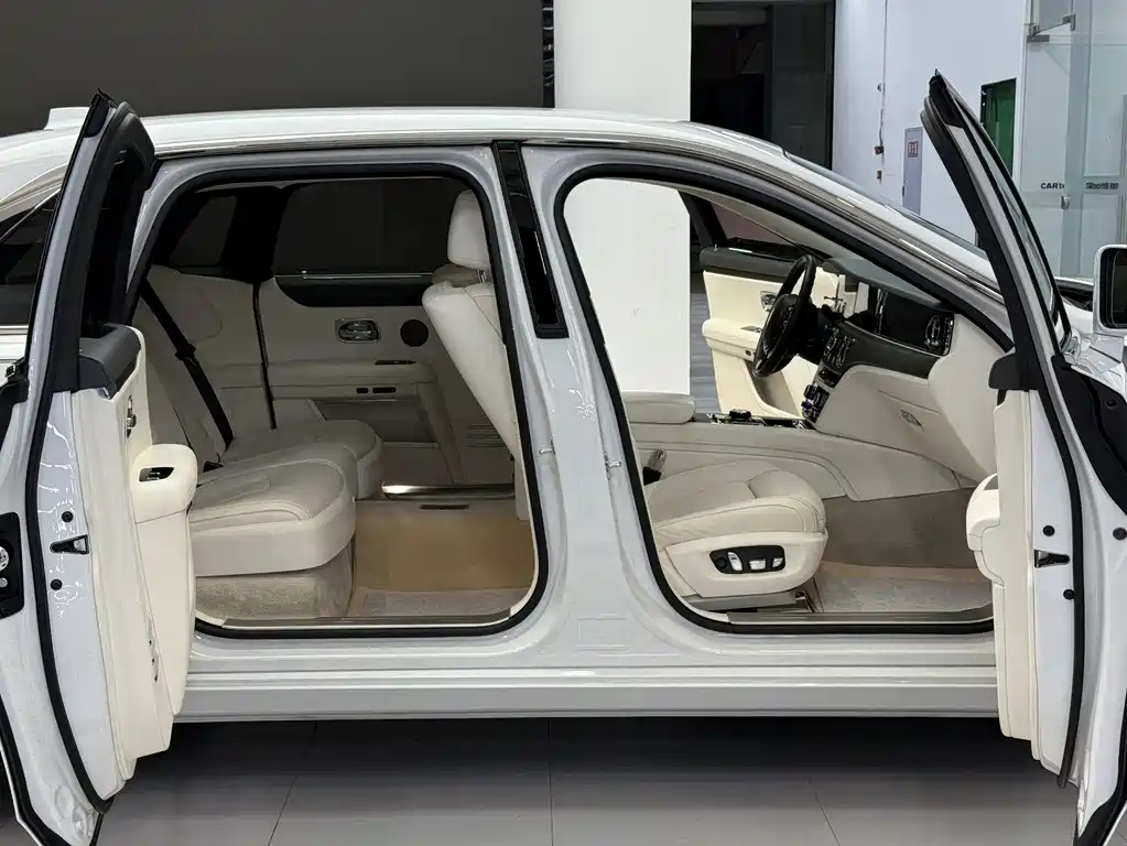Rolls-Royce Ghost — миниатюра 17