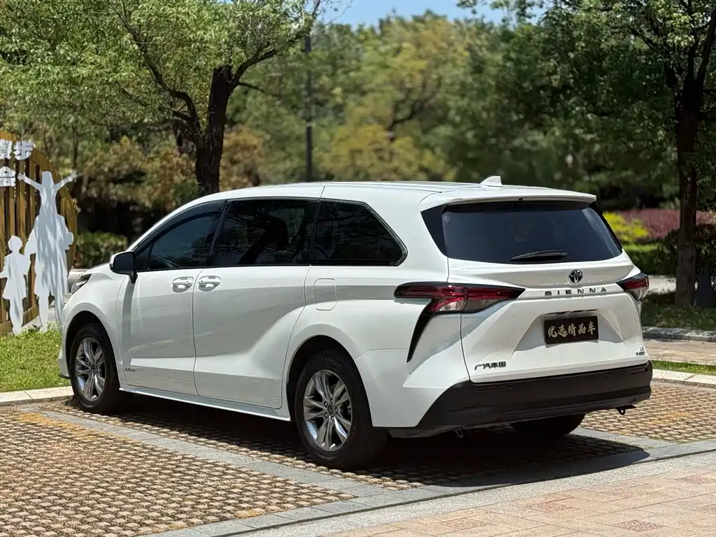 Toyota Sienna 2023 2.5L Comfort