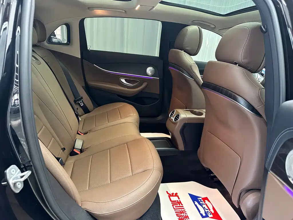 Mercedes-Benz E-Class — миниатюра 18