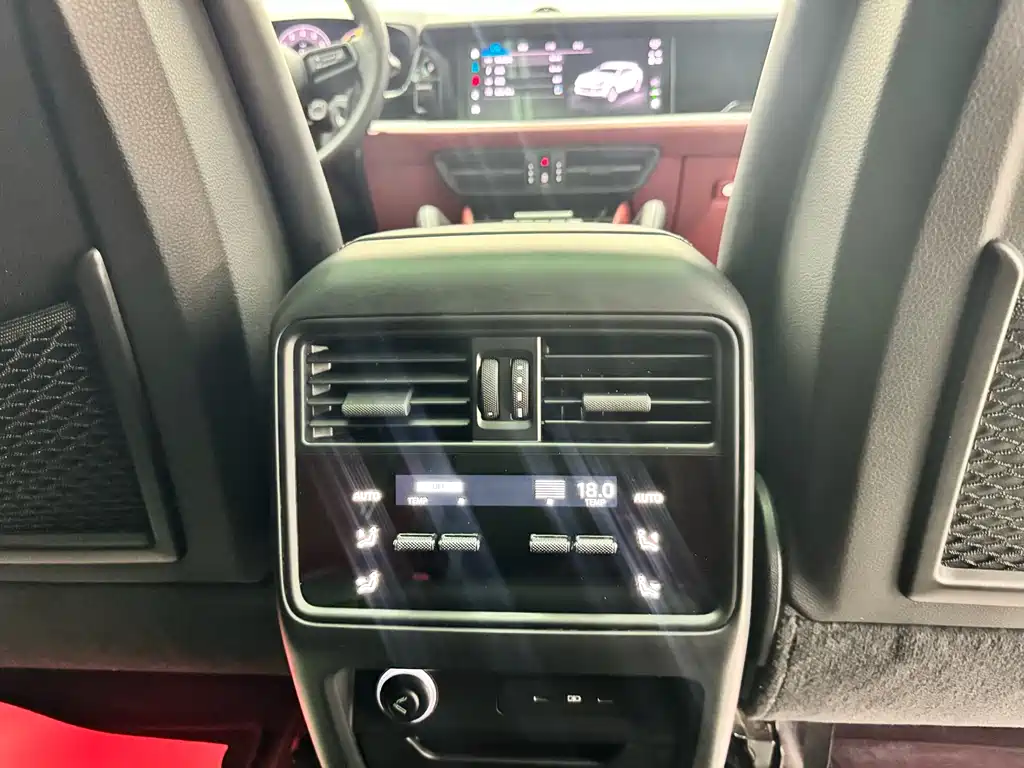 Porsche Cayenne — миниатюра 21