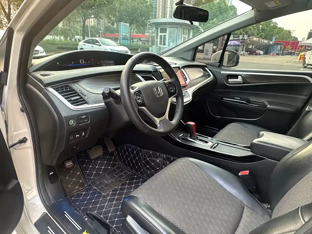 Honda Jade — миниатюра 5