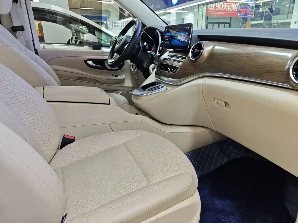 MERCEDES-BENZ V CLASS