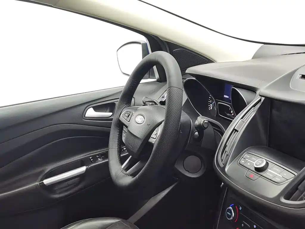 Ford Kuga — миниатюра 22