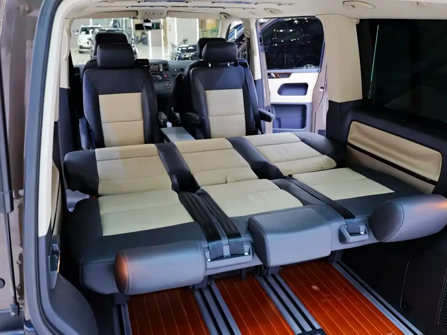 Volkswagen Multivan — миниатюра 32