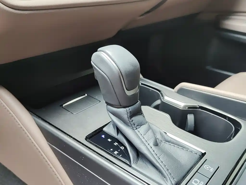 Lexus ES 2025 200 Premium