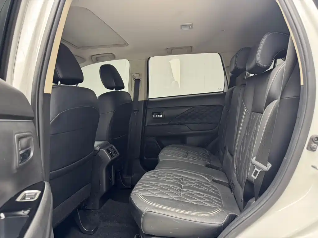 Mitsubishi Outlander 2021 2.0L 5 мест