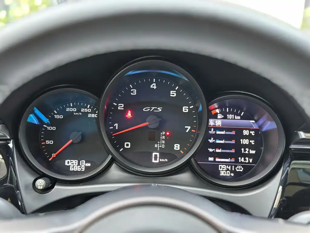 Porsche Macan — миниатюра 7