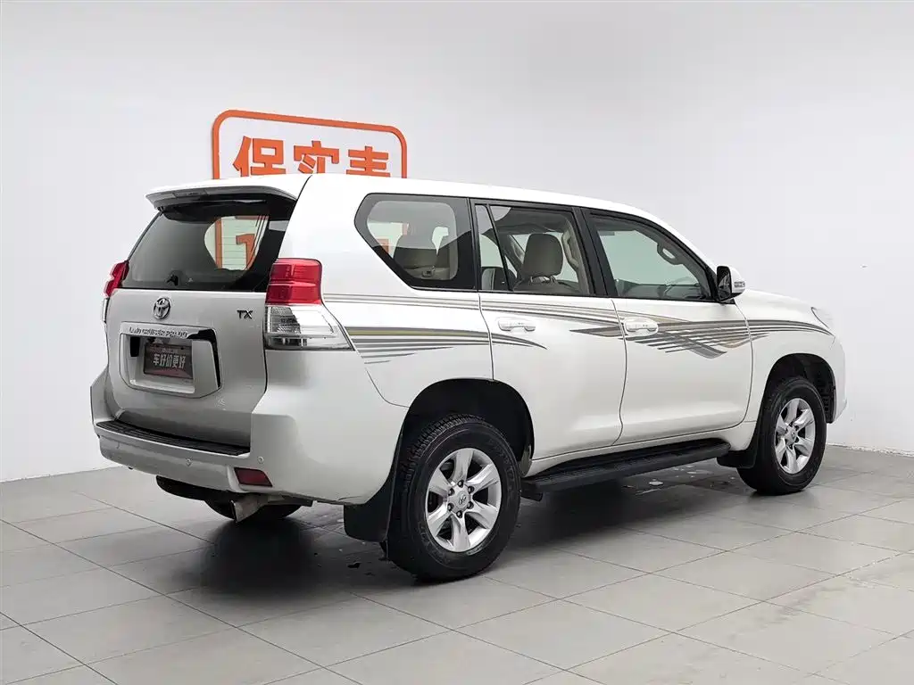 Toyota Land Cruiser Prado 2010 2.7L AT Standard