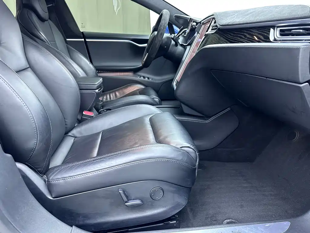 Tesla Model S — миниатюра 9