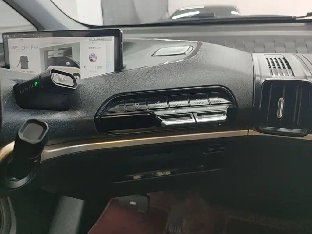 Baojun KiWi EV — миниатюра 13